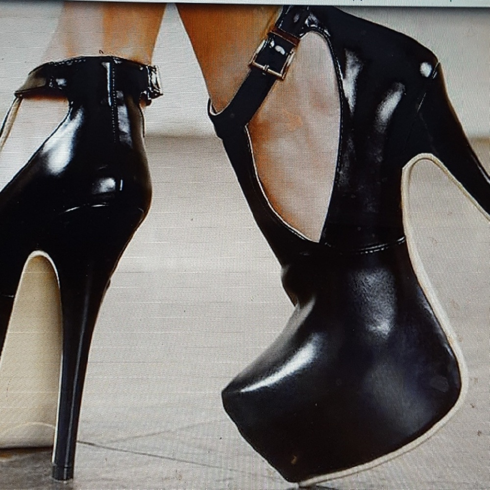 T shaped Buckle Platinum high stiletto heels